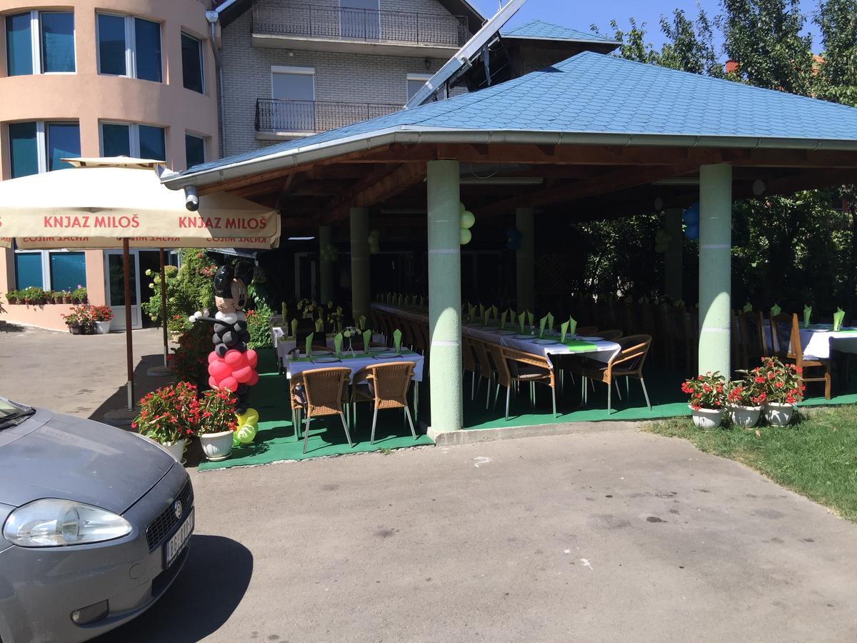 Bed & Breakfast Karavan Raška Eksteriør bilde