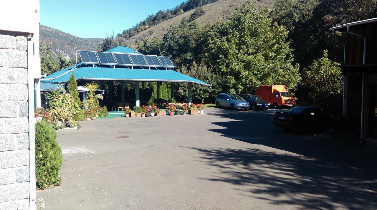 Bed & Breakfast Karavan Raška Eksteriør bilde