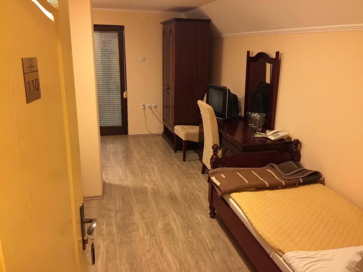Bed & Breakfast Karavan Raška Rom bilde